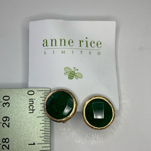 Anne Rice Green Gold Circle Earrings - Picture 4 of 4